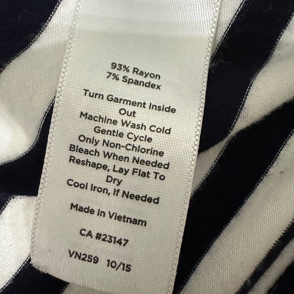 🛍️ Talbots petite white,black strapped top Size SP - Picture 3 of 5